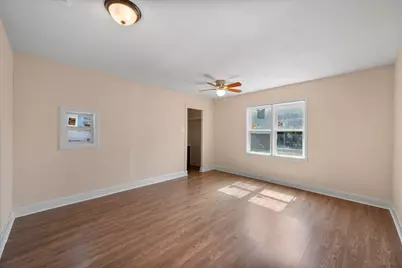 1038 E Maddox Avenue, Fort Worth, TX 76104 - Photo 10