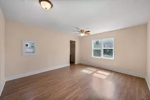 1038 E Maddox Ave, Fort Worth, TX 76104 - Photo 10