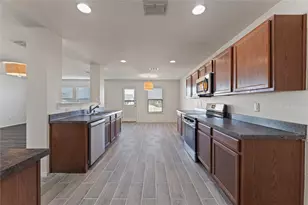 8105 York Beach Pl, Arlington, TX 76002 - Photo 12