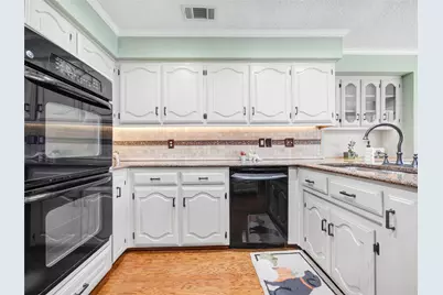 2246 Valley Mill, Carrollton, TX 75006 - Photo 8