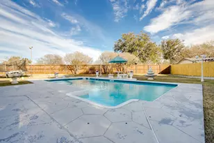 906 Cypress Ct, Arlington, TX 76014 - Photo 6