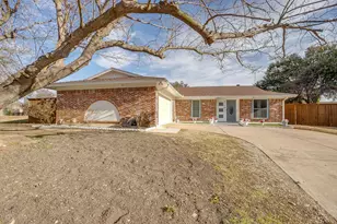 906 Cypress Ct, Arlington, TX 76014 - Photo 10