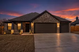 614 Kyle Dr, Tioga, TX 76271 - Photo 1