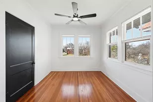 702 N Bishop Ave, Dallas, TX 75208 - Photo 14