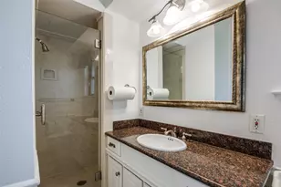 1701 Midcrest Dr, Plano, TX 75075 - Photo 12