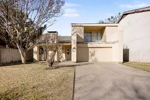 1606 Hawthorne Dr, Arlington, TX 76012 - Photo 1