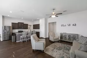 1333 Winding Hollow Dr, Grand Prairie, TX 75052 - Photo 10