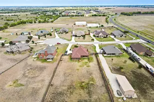 325 Montana Ct, Rhome, TX 76078 - Photo 38