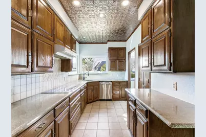 2400 Summit View Drive, Bedford, TX 76021 - Photo 2