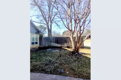 2800 Hedgeway Drive, Arlington, TX 76016 - Photo 4