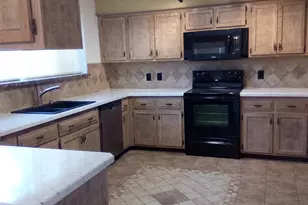 2800 Hedgeway Dr, Arlington, TX 76016 - Photo 10