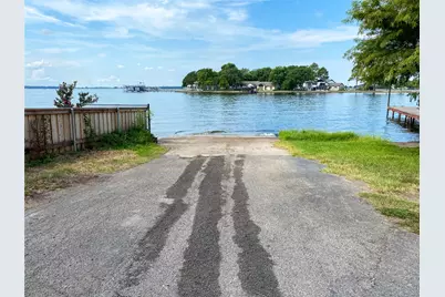 102 Enchanted Isles Circle, Mabank, TX 75156 - Photo 12