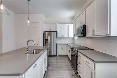 2812 Addison Park Lane, Fort Worth, TX 76110 - Photo 6