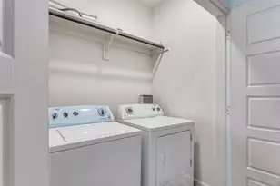 2812 Addison Park Ln, Fort Worth, TX 76110 - Photo 18