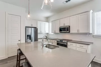 2812 Addison Park Lane, Fort Worth, TX 76110 - Photo 8