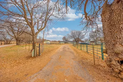 9517 County Road 419, Grandview, TX 76050 - Photo 2