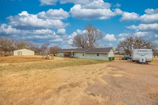 9517 County Rd 419, Grandview, TX 76050 - Photo 12