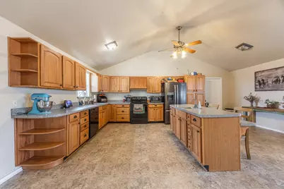 9517 County Road 419, Grandview, TX 76050 - Photo 36