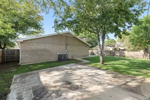 2011 Lavon Creek Ln, Arlington, TX 76006 - Photo 34