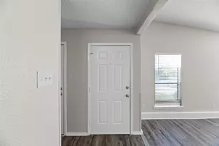 2011 Lavon Creek Ln, Arlington, TX 76006 - Photo 4