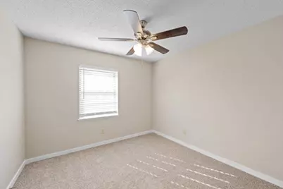 802 Las Palmas Drive, Grand Prairie, TX 75052 - Photo 16