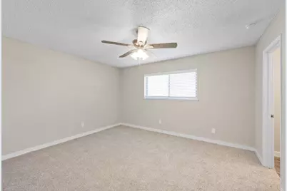 802 Las Palmas Drive, Grand Prairie, TX 75052 - Photo 22