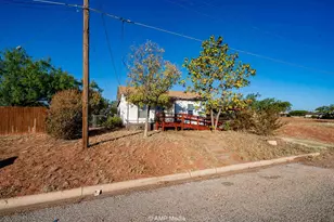 804 Fisher St, Sweetwater, TX 79556 - Photo 2