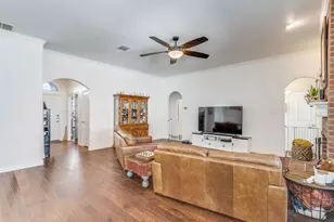 223 Carriage Dr, Willow Park, TX 76087 - Photo 10