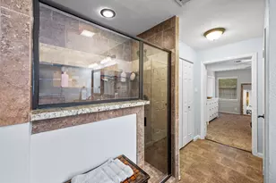 2107 Westwood Dr, Arlington, TX 76012 - Photo 22