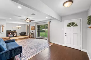 2107 Westwood Dr, Arlington, TX 76012 - Photo 4