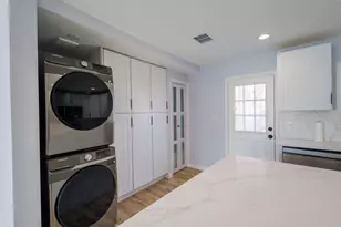 312 Elm St, Hurst, TX 76053 - Photo 8