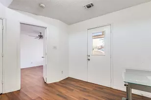 1201 Avondale Ct, Arlington, TX 76011 - Photo 18