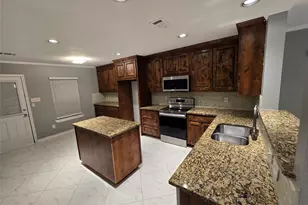 700 White Fields Way, Arlington, TX 76002 - Photo 2