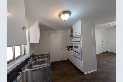 710 Boulevard Boulevard N, Dallas, TX 75211 - Photo 8