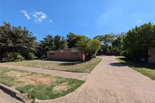 710 Blvd Blvd N, Dallas, TX 75211 - Photo 1