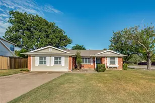 1600 West Shore Dr, Richardson, TX 75080 - Photo 1