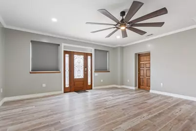 202 N Avenue D, Clifton, TX 76634 - Photo 8