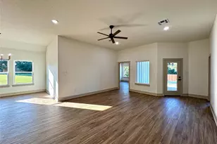 224 Hazelwood Dr, Woodway, TX 76712 - Photo 4