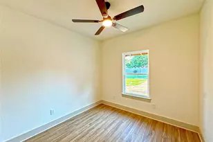 224 Hazelwood Dr, Woodway, TX 76712 - Photo 10