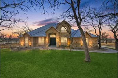 137 Silver Saddle Circle, Weatherford, TX 76087 - Photo 2