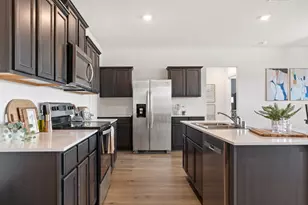 943 Buttercup Dr, Pilot Point, TX 76258 - Photo 8