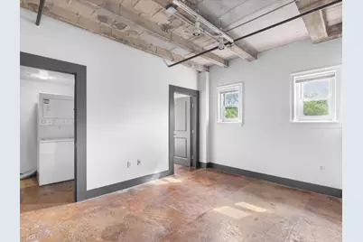 329 E Colorado Boulevard #202, Dallas, TX 75203 - Photo 12