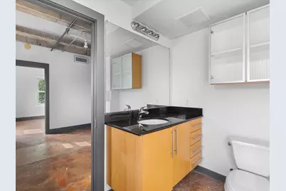 329 E Colorado Boulevard #202, Dallas, TX 75203 - Photo 16