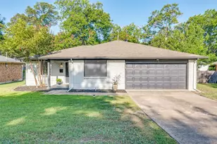 2319 Oldbridge Dr, Dallas, TX 75228 - Photo 2