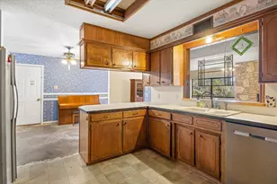 5105 Fairway Cir, De Cordova, TX 76049 - Photo 12