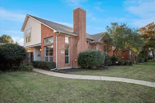 2814 Lois Ln, Rowlett, TX 75088 - Photo 2