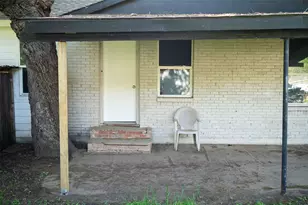 2416 Smith Ave, Irving, TX 75061 - Photo 12