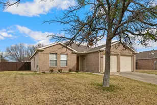 2301 Tailburton Ct, Little Elm, TX 75068 - Photo 2