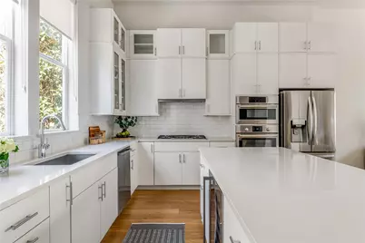 381 E Greenbriar Lane #401, Dallas, TX 75203 - Photo 12