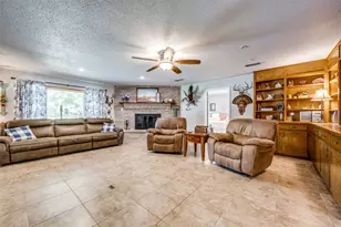 901 E Greenwood Ave, Bowie, TX 76230 - Photo 10